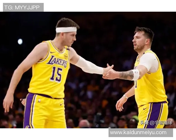 湖人对决热火G2精彩直播回顾与赛后分析全景呈现