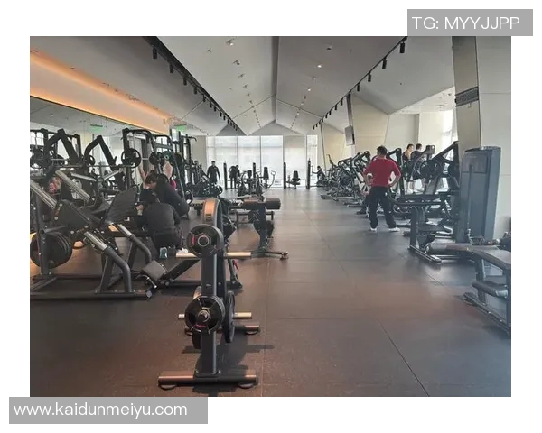 自由泳健身训练计划与技巧提升助你全方位增强体能与耐力