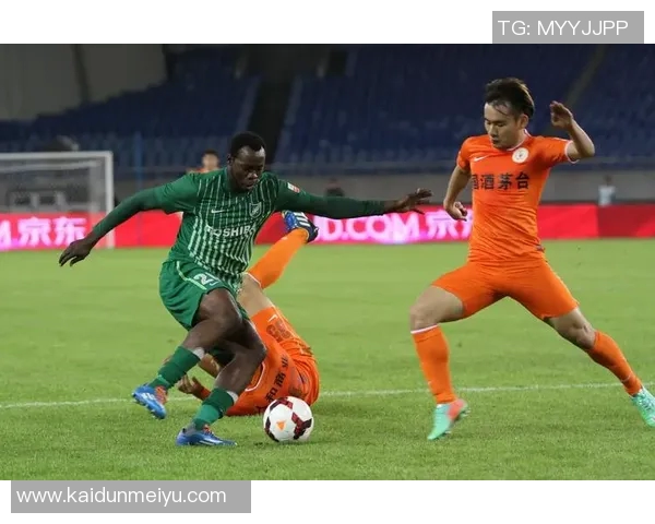 南京足球队与杭州足球队实力对比赛后分析与总结