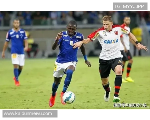 吴敏独家解析足球技巧与战术分享助你提升球场表现